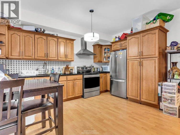 1028 Dansey Avenue, Coquitlam, BC, V3K 3H1 - 37
