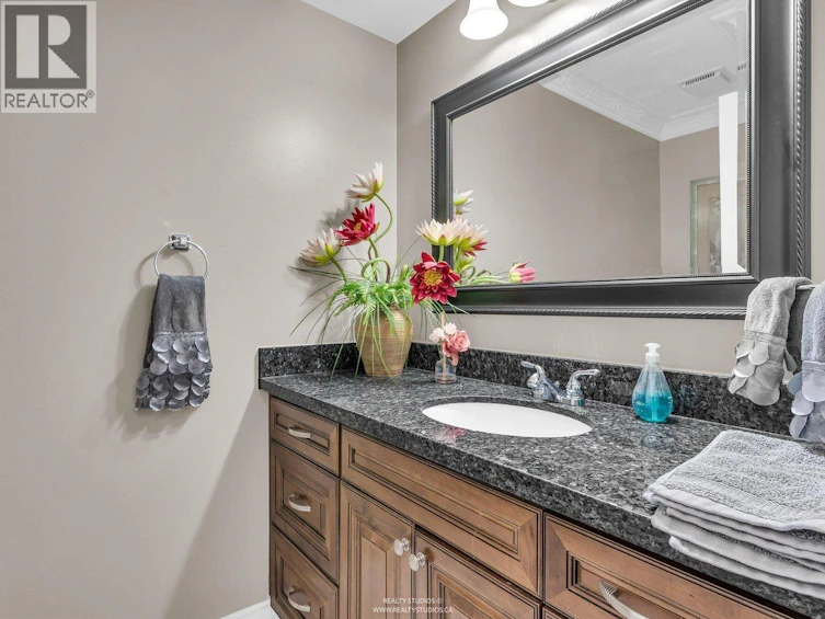 1028 Dansey Avenue, Coquitlam, BC, V3K 3H1 - 11