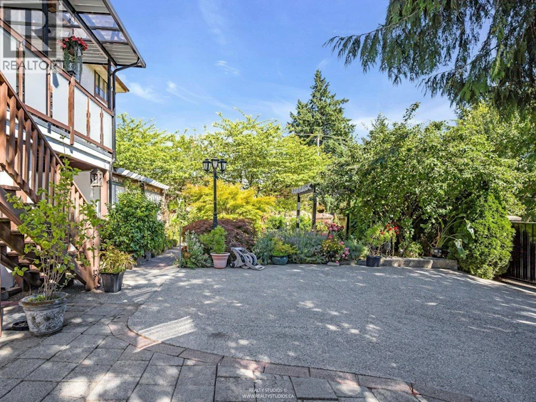 1028 Dansey Avenue, Coquitlam, BC, V3K 3H1 - 32
