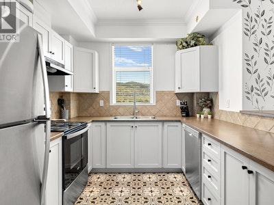 703-1128 Sunset Drive - 2