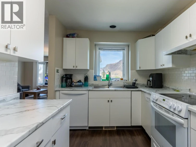 935 Dominion Street, Kamloops, BC, V2C 2Y3 - 9