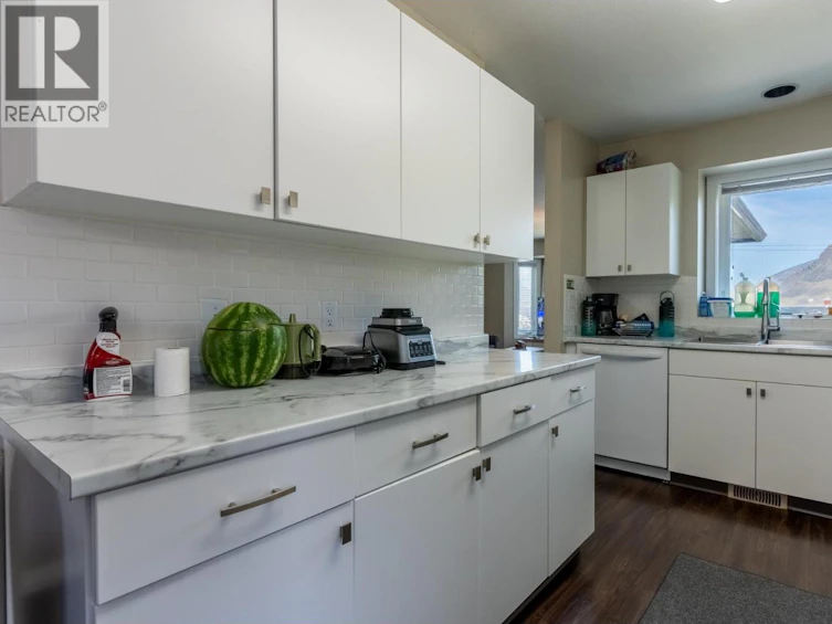 935 Dominion Street, Kamloops, BC, V2C 2Y3 - 8