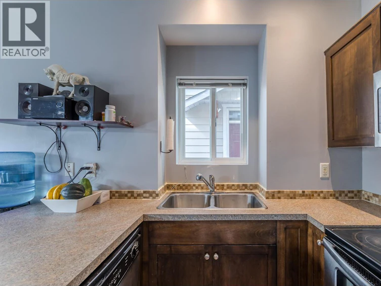 102-454 West Westminster Avenue, Penticton, BC, V2A 1K5 - 11