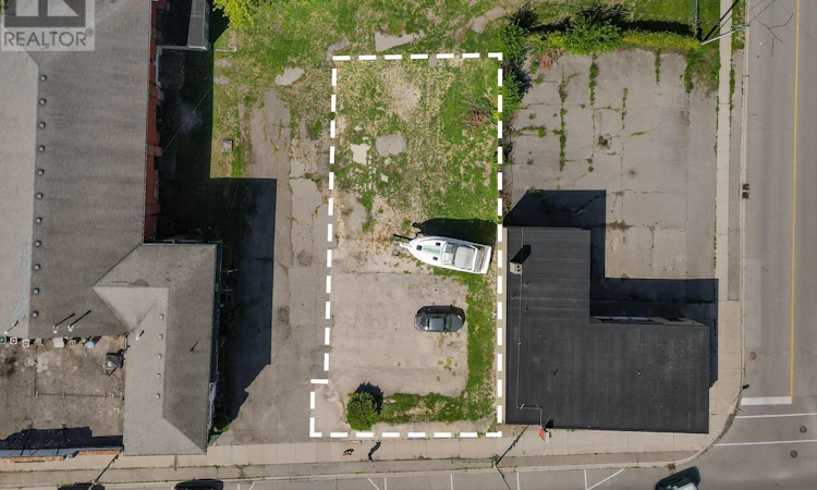 PT LT-2 Niagara Boulevard