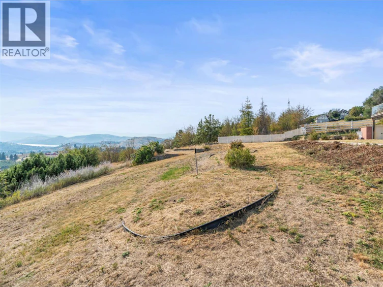 308 Cypress Drive, Coldstream, BC, V1B 2Y1 - 6