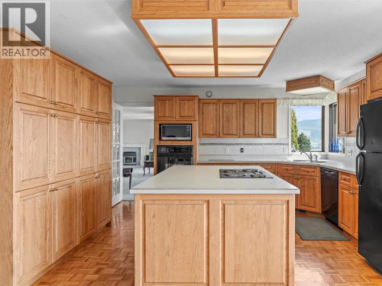 308 Cypress Drive, Coldstream, BC, V1B 2Y1 - 11