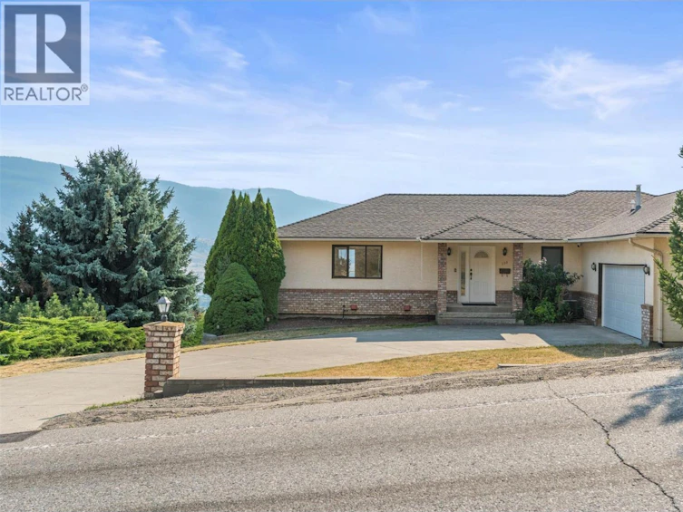308 Cypress Drive, Coldstream, BC, V1B 2Y1 - 8