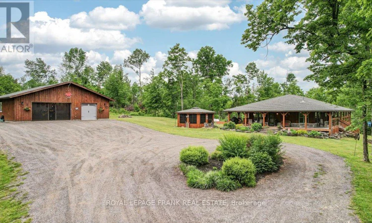 944 Steenburg Lake Road N