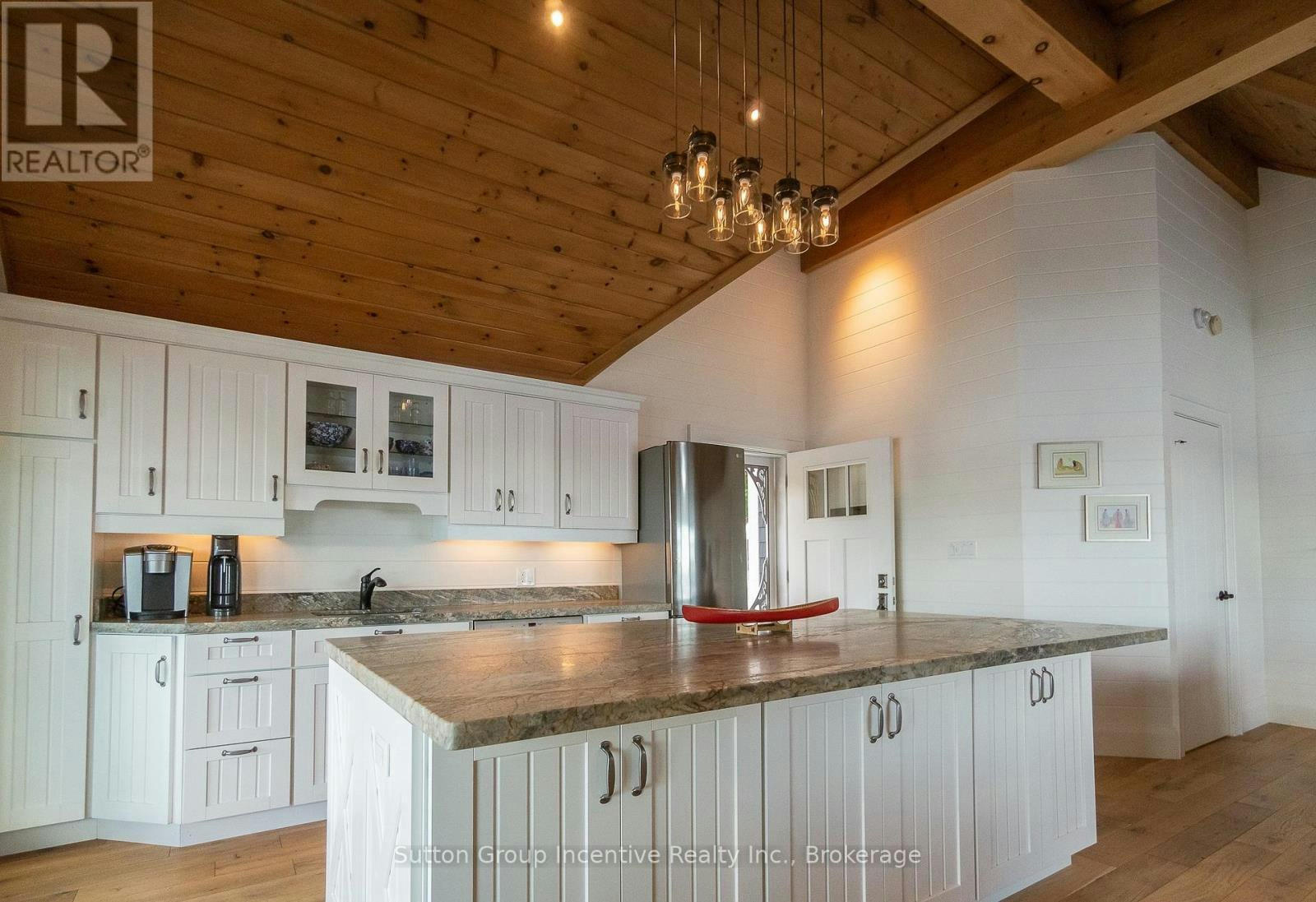 12 Ouno Island, Muskoka Lakes, ON, P0B 1J0 - 12
