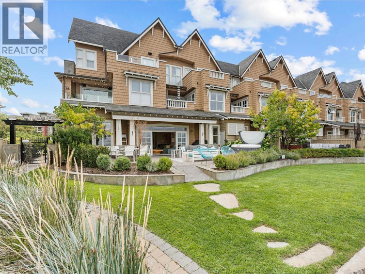 211-3880 Truswell Road, Kelowna, BC, V1W 5A2 - 3