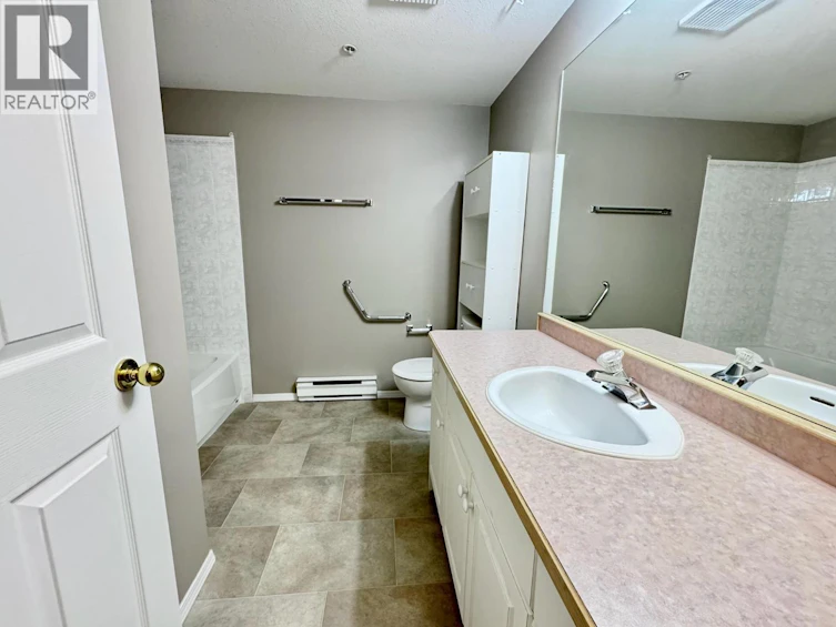 204-2401 SOUTH Main Street, Penticton, BC, V2A 5J1 - 23
