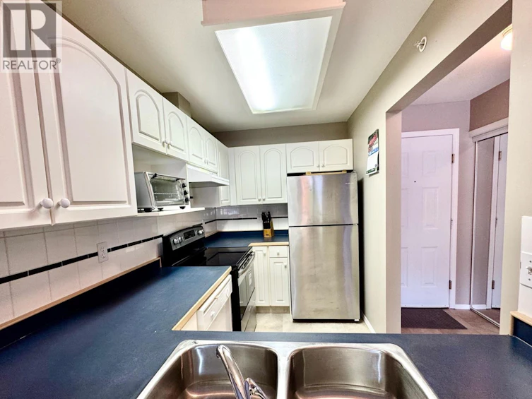 204-2401 SOUTH Main Street, Penticton, BC, V2A 5J1 - 8