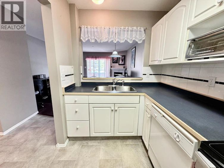 204-2401 SOUTH Main Street, Penticton, BC, V2A 5J1 - 9