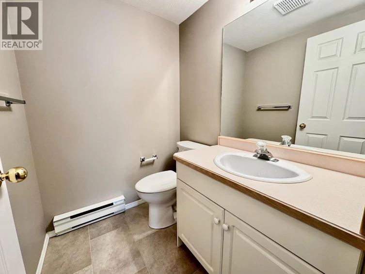 204-2401 SOUTH Main Street, Penticton, BC, V2A 5J1 - 20