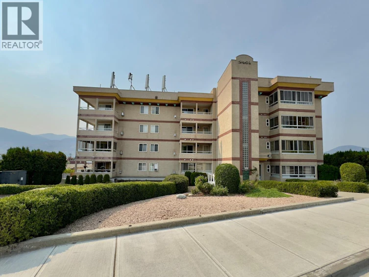 204-2401 SOUTH Main Street, Penticton, BC, V2A 5J1 - 2