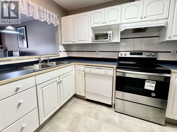 204-2401 SOUTH Main Street, Penticton, BC, V2A 5J1 - 6
