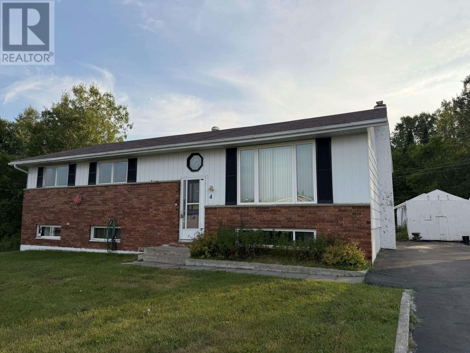 4 Grove Crescent East, Terrace Bay, ON, P0T 2W0