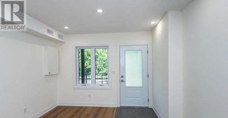 2-45 Astoria Avenue, Toronto, ON, M6N 2V6 - 5
