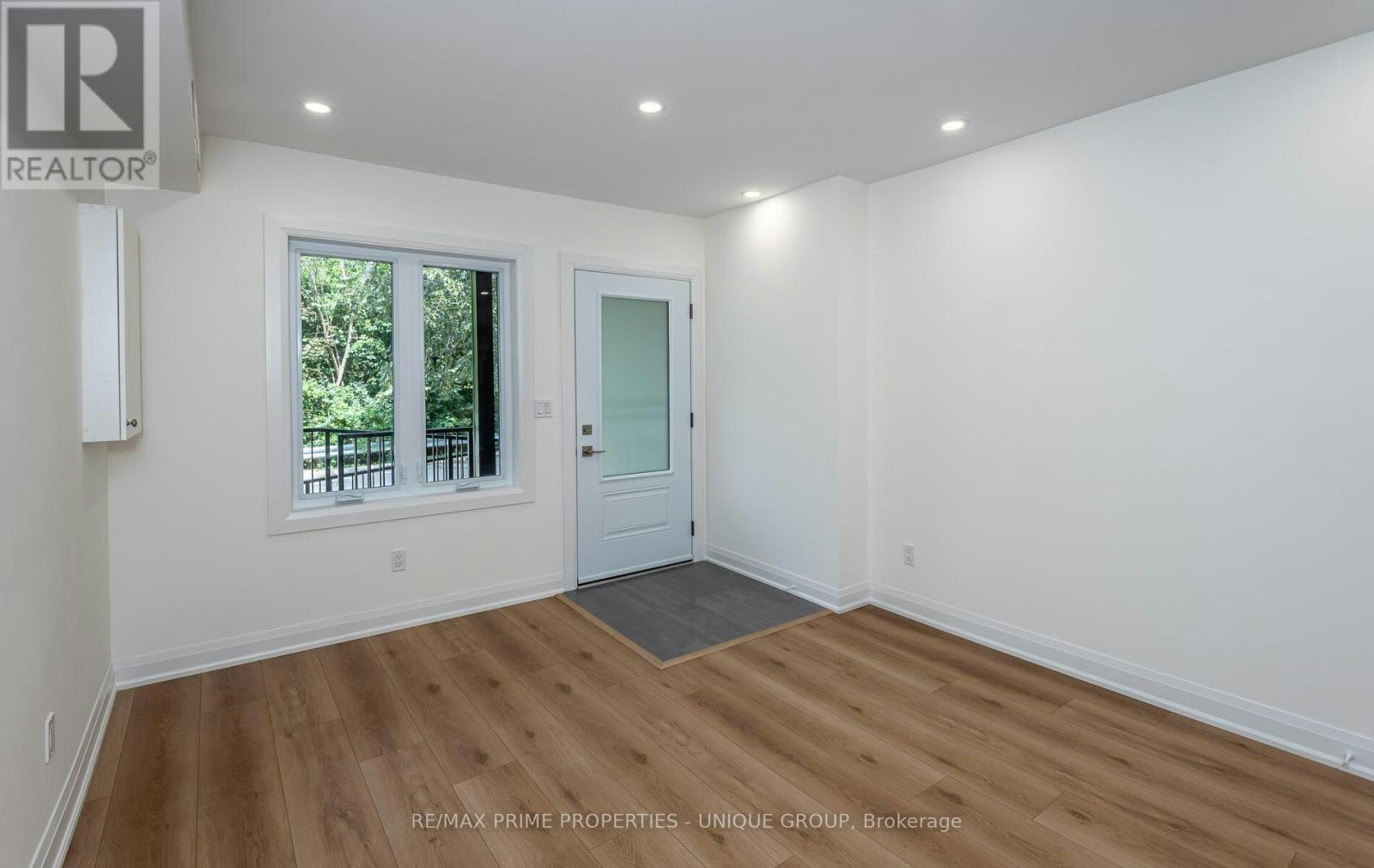 2-45 Astoria Avenue, Toronto, ON, M6N 2V6 - 5