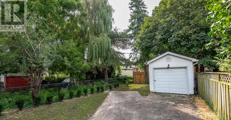 2-45 Astoria Avenue, Toronto, ON, M6N 2V6 - 24