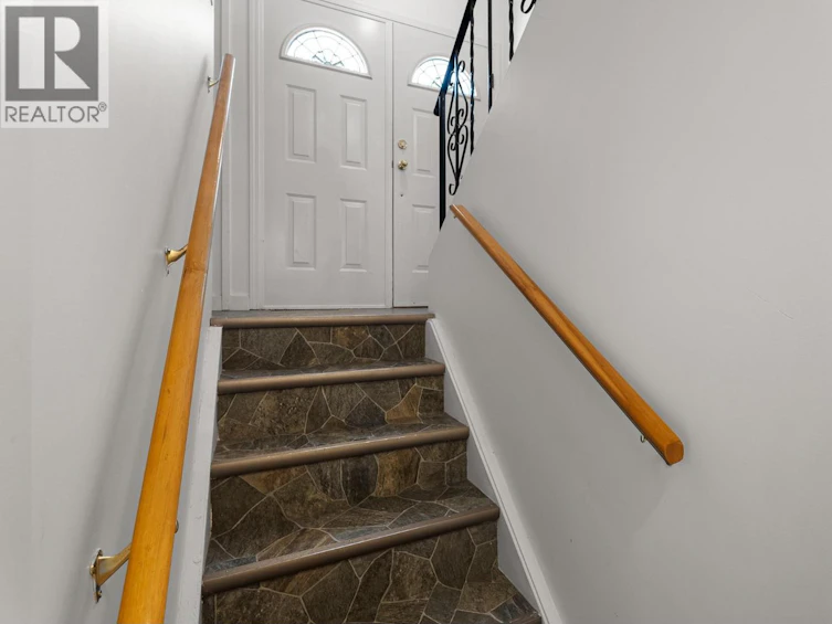 490 Southeast 6 Street, Salmon Arm, BC, V1E 4E9 - 36
