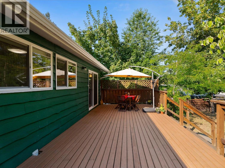 490 Southeast 6 Street, Salmon Arm, BC, V1E 4E9 - 4