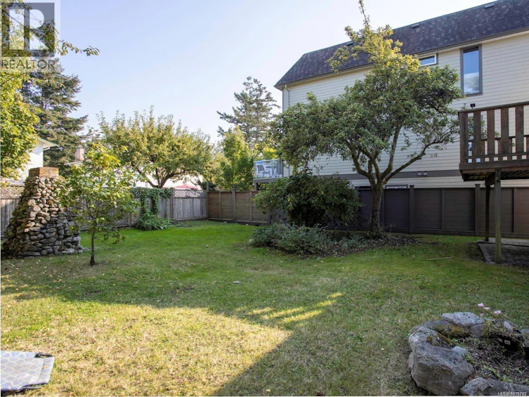 9717 Second Street, Sidney, BC, V8L 3C3 - 6