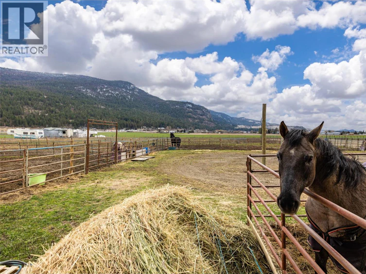 2411 Harding Road, Armstrong, BC, V4Y 0V9 - 4