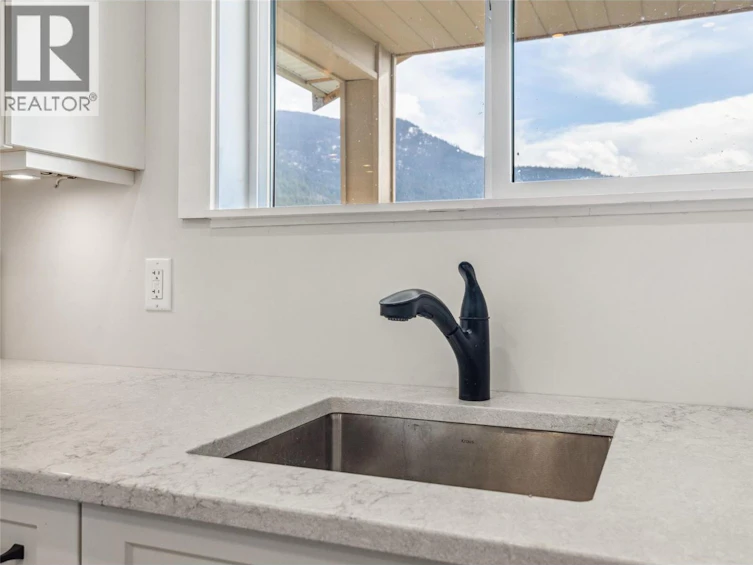 2411 Harding Road, Armstrong, BC, V4Y 0V9 - 14