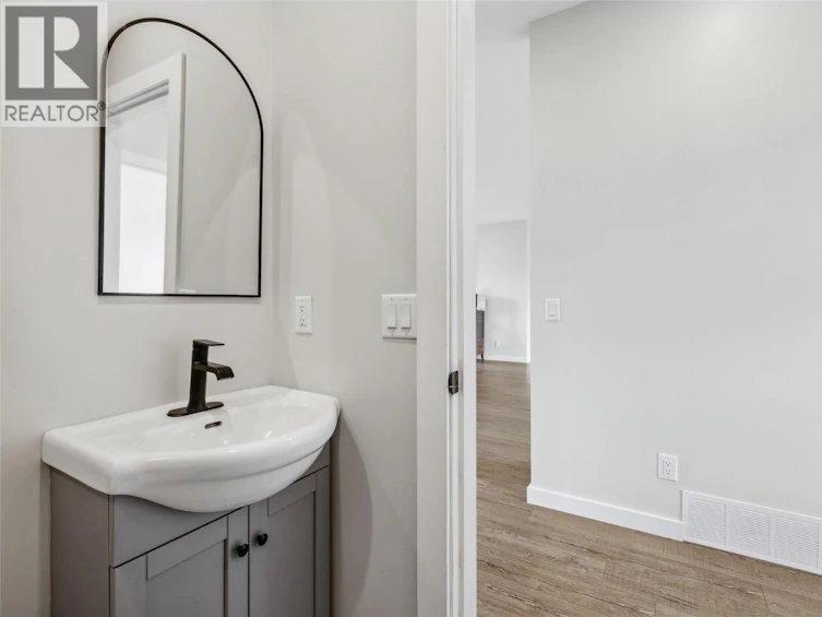 2411 Harding Road, Armstrong, BC, V4Y 0V9 - 31