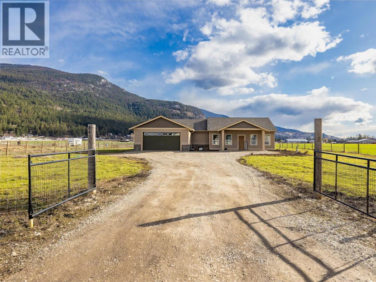 2411 Harding Road, Armstrong, BC, V4Y 0V9 - 2