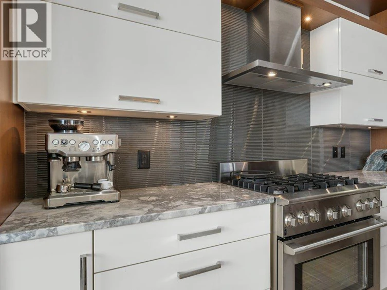858 Clarance Avenue, Kelowna, BC, V1W 5H4 - 23