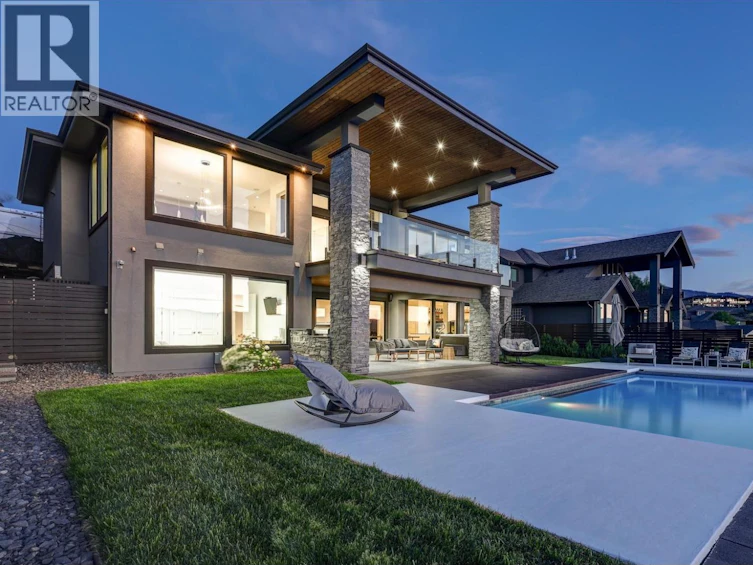 858 Clarance Avenue, Kelowna, BC, V1W 5H4 - 3