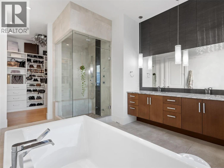 858 Clarance Avenue, Kelowna, BC, V1W 5H4 - 34