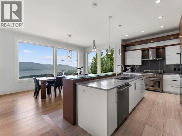 858 Clarance Avenue, Kelowna, BC, V1W 5H4 - 21