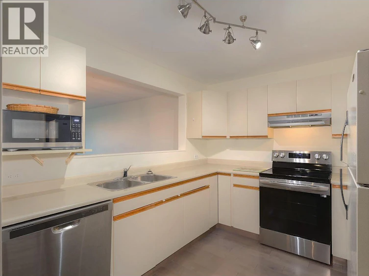 152-1045 Sutherland Avenue, Kelowna, BC, V1Y 5Y1 - 4