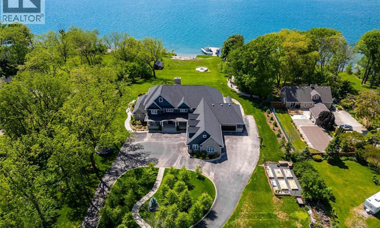 647 St Clair Parkway