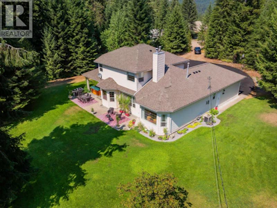 2718 Osachoff Road - 2
