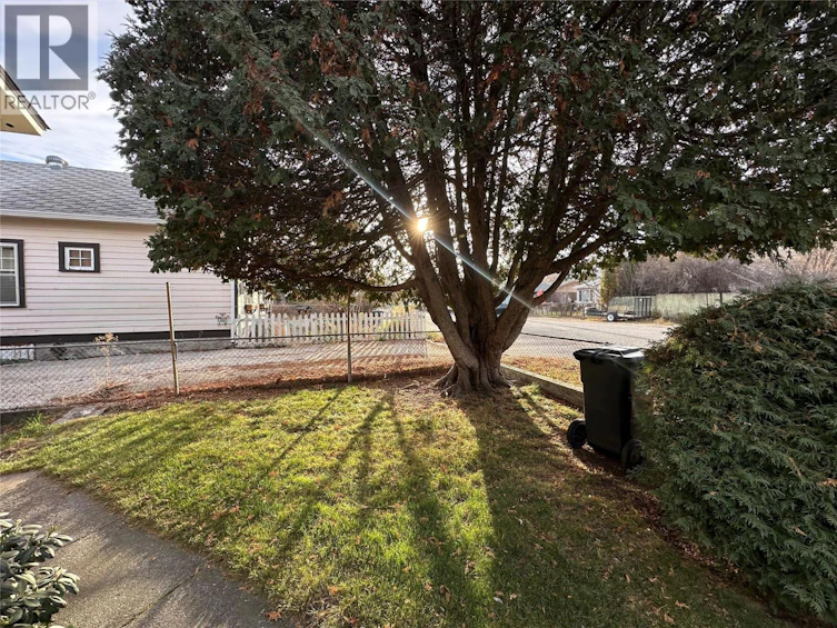 702 Brink Street, Ashcroft, BC, V0K 1A0 - 2