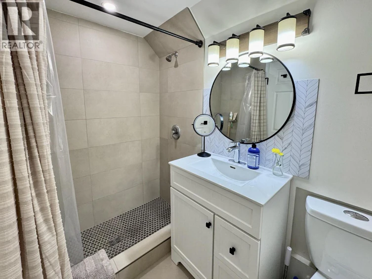 1150 Mcpherson Place, Penticton, BC, V2A 3Y3 - 30