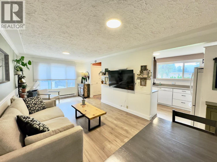 1150 Mcpherson Place, Penticton, BC, V2A 3Y3 - 10