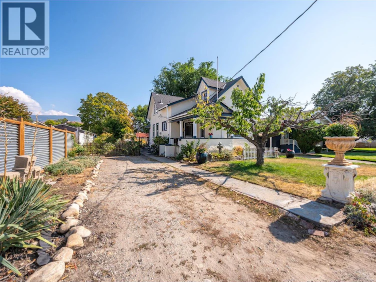 728 Argyle Street, Penticton, BC, V2A 5N7 - 54