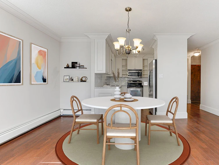302-1442 Foster, Surrey, BC, V4B 3X7 - 3