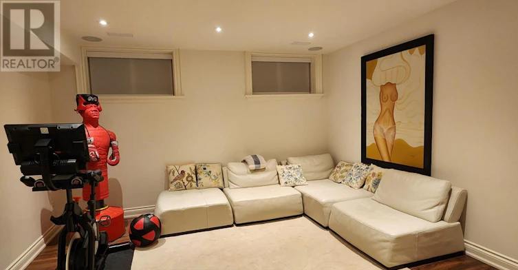 51 Kirk Bradden Road E, Toronto, ON, M8Y 2E8 - 43