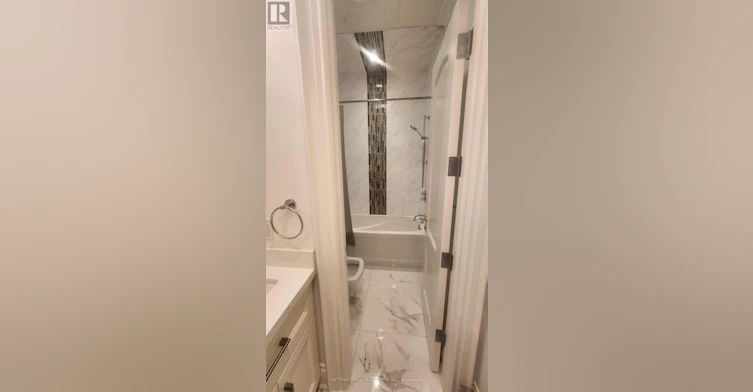 51 Kirk Bradden Road E, Toronto, ON, M8Y 2E8 - 26