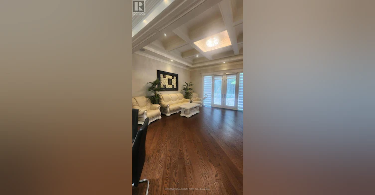 51 Kirk Bradden Road E, Toronto, ON, M8Y 2E8 - 12
