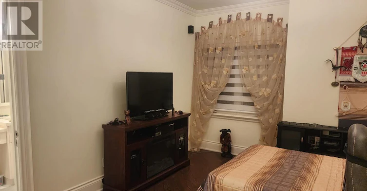 51 Kirk Bradden Road E, Toronto, ON, M8Y 2E8 - 33