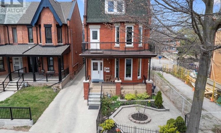 14 Churchill Avenue