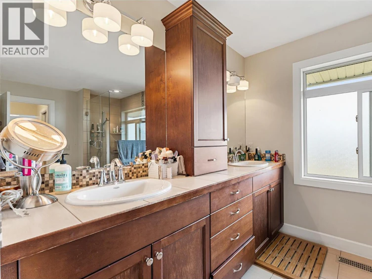 624 Lefevere Avenue, Kelowna, BC, V1W 5G7 - 39