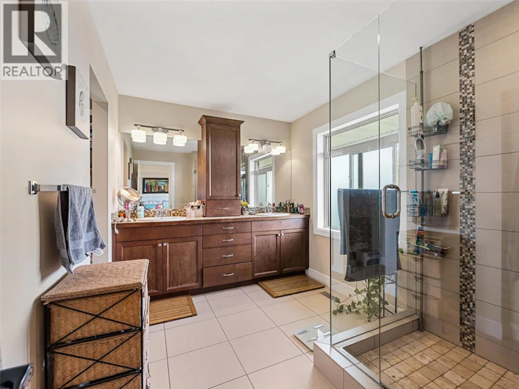 624 Lefevere Avenue, Kelowna, BC, V1W 5G7 - 38